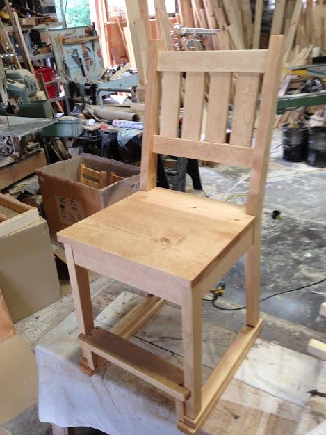 学習デスク等に子供用椅子